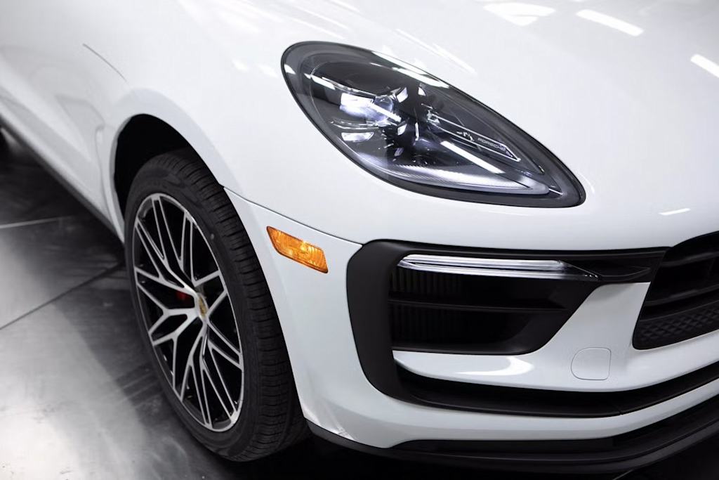 Thumbnail: 2025 Porsche Macan - 6