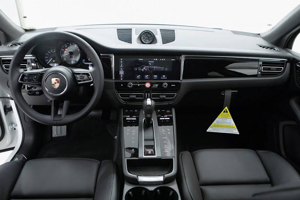Thumbnail: 2025 Porsche Macan - 8