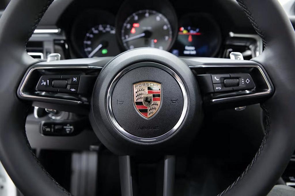 Thumbnail: 2025 Porsche Macan - 19