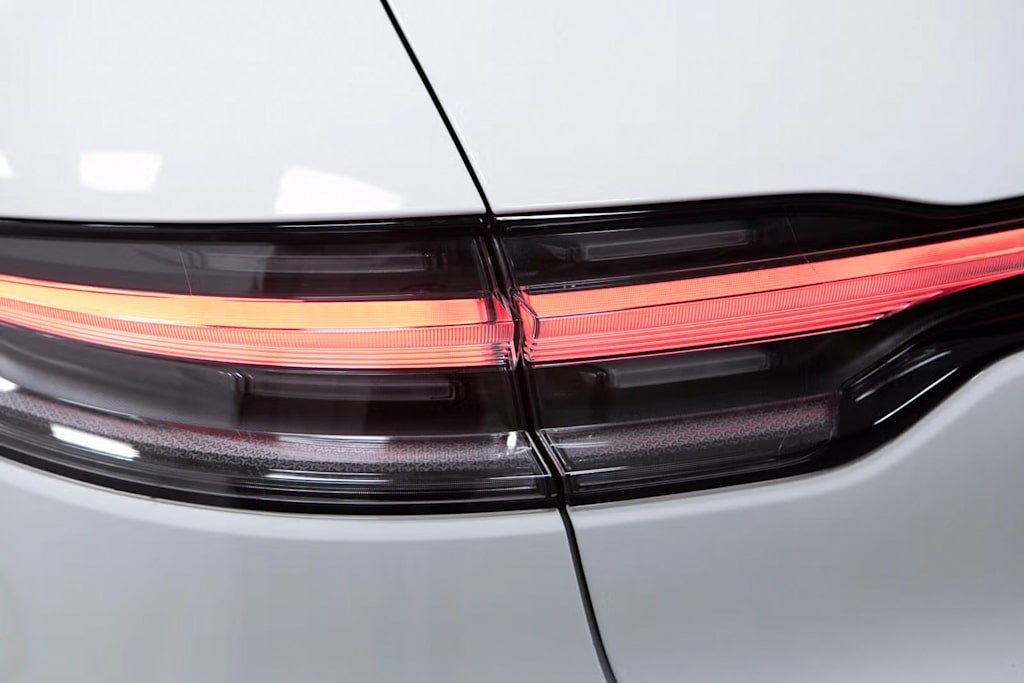 Thumbnail: 2025 Porsche Macan - 36