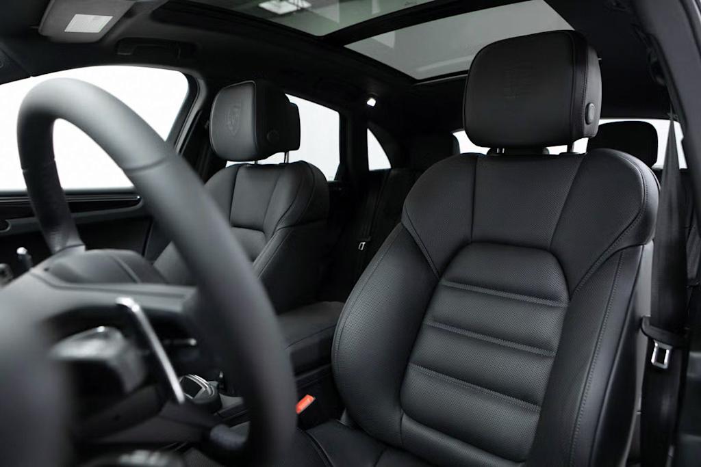 Thumbnail: 2025 Porsche Macan - 9