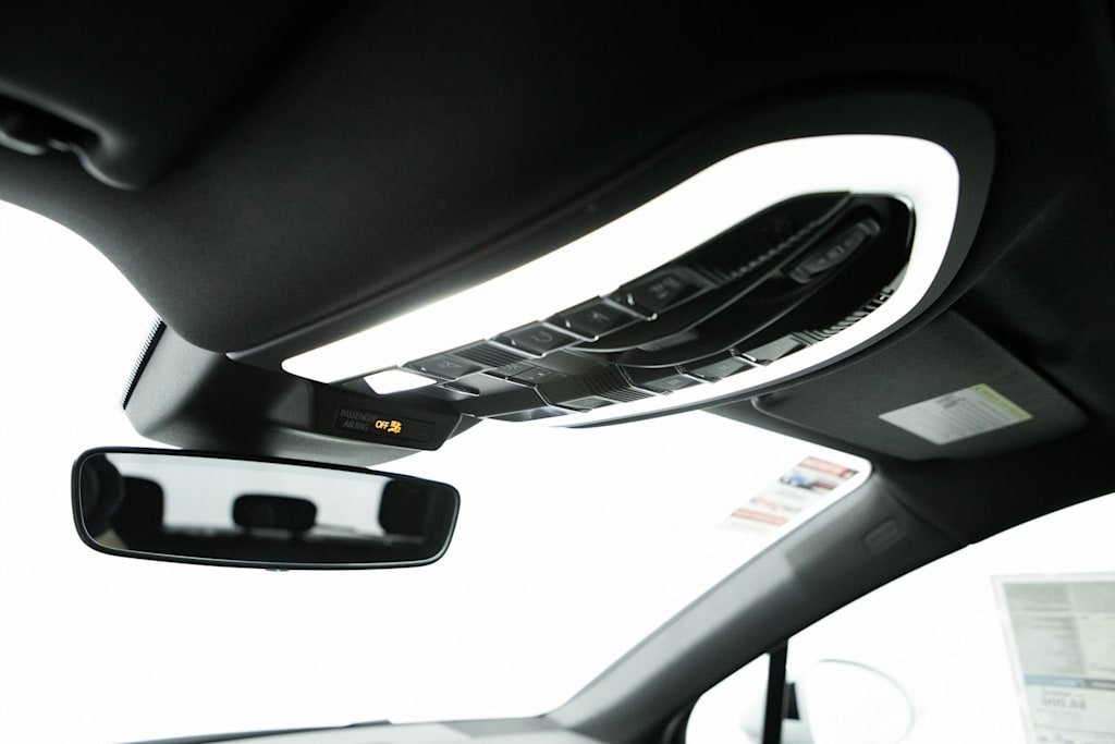 Thumbnail: 2026 Porsche Macan - 28