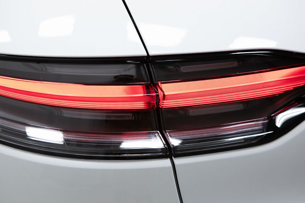 Thumbnail: 2026 Porsche Macan - 35