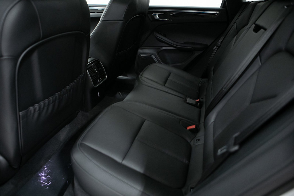 Thumbnail: 2026 Porsche Macan - 11