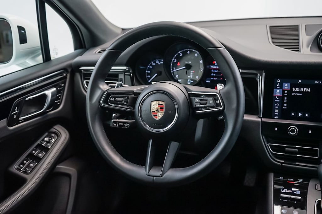 Thumbnail: 2026 Porsche Macan - 15