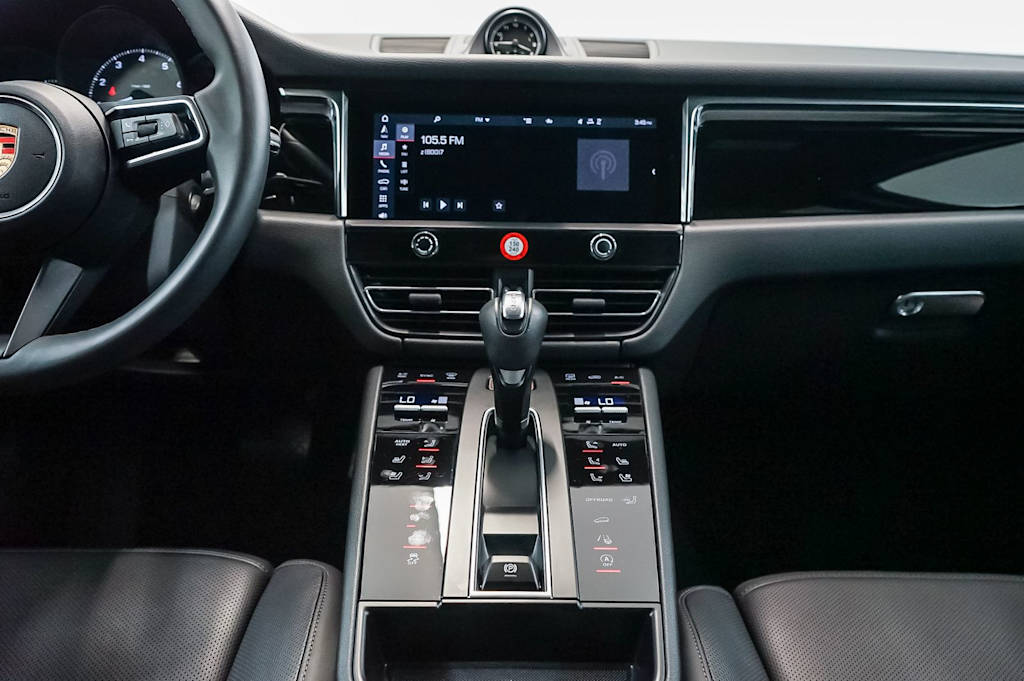 Thumbnail: 2026 Porsche Macan - 14