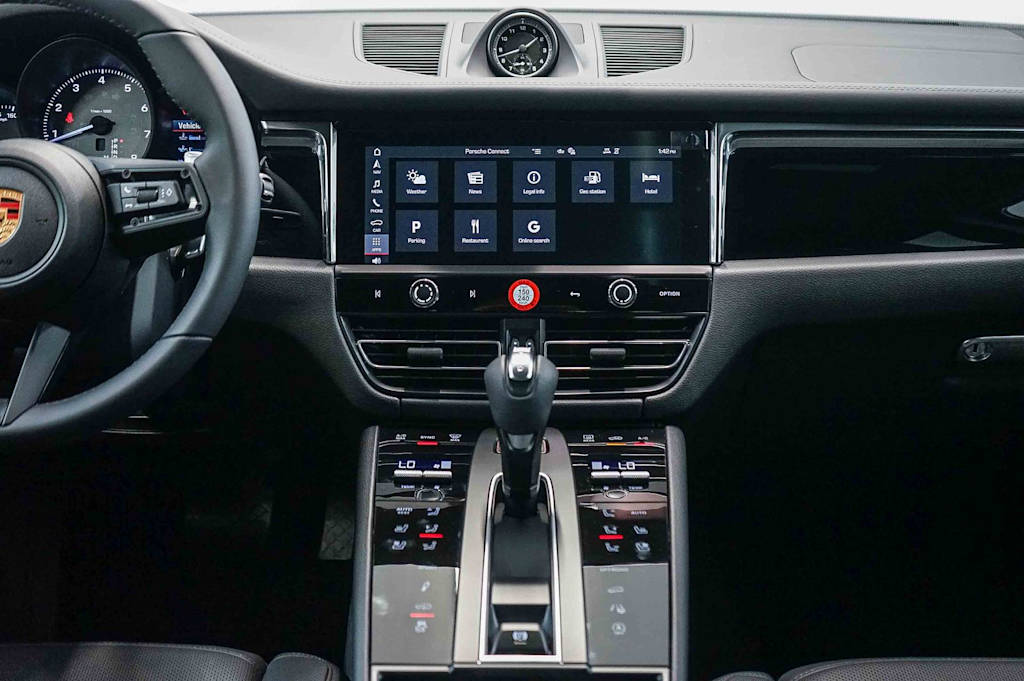 Thumbnail: 2026 Porsche Macan - 9