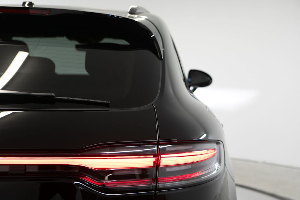 Thumbnail: 2026 Porsche Macan - 39