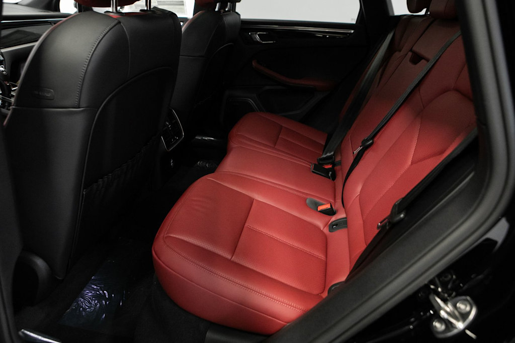 Thumbnail: 2026 Porsche Macan - 11