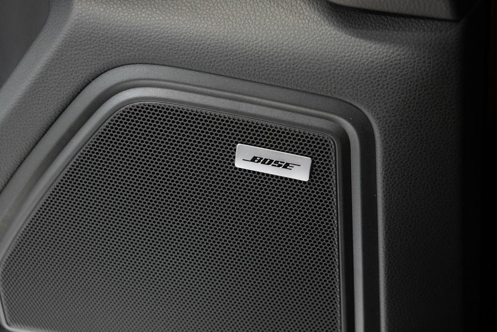 Thumbnail: 2026 Porsche Macan - 15