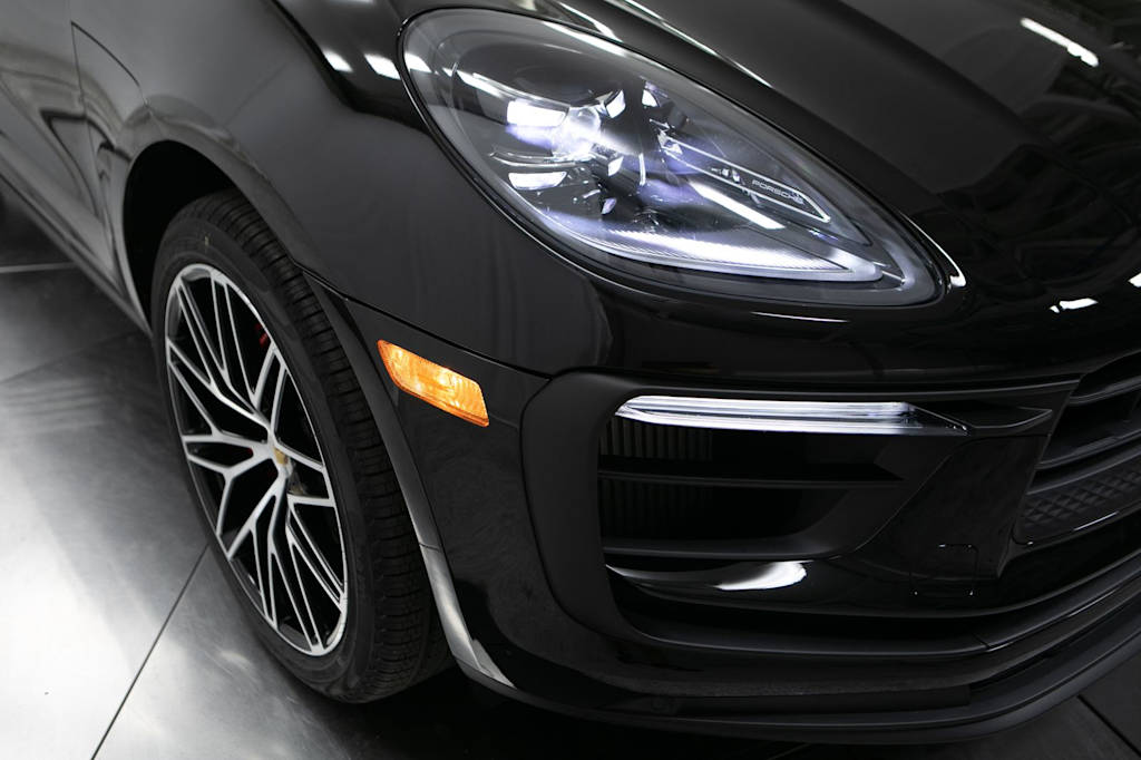 Thumbnail: 2026 Porsche Macan - 5