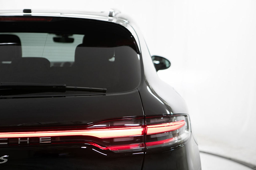 Thumbnail: 2026 Porsche Macan - 26