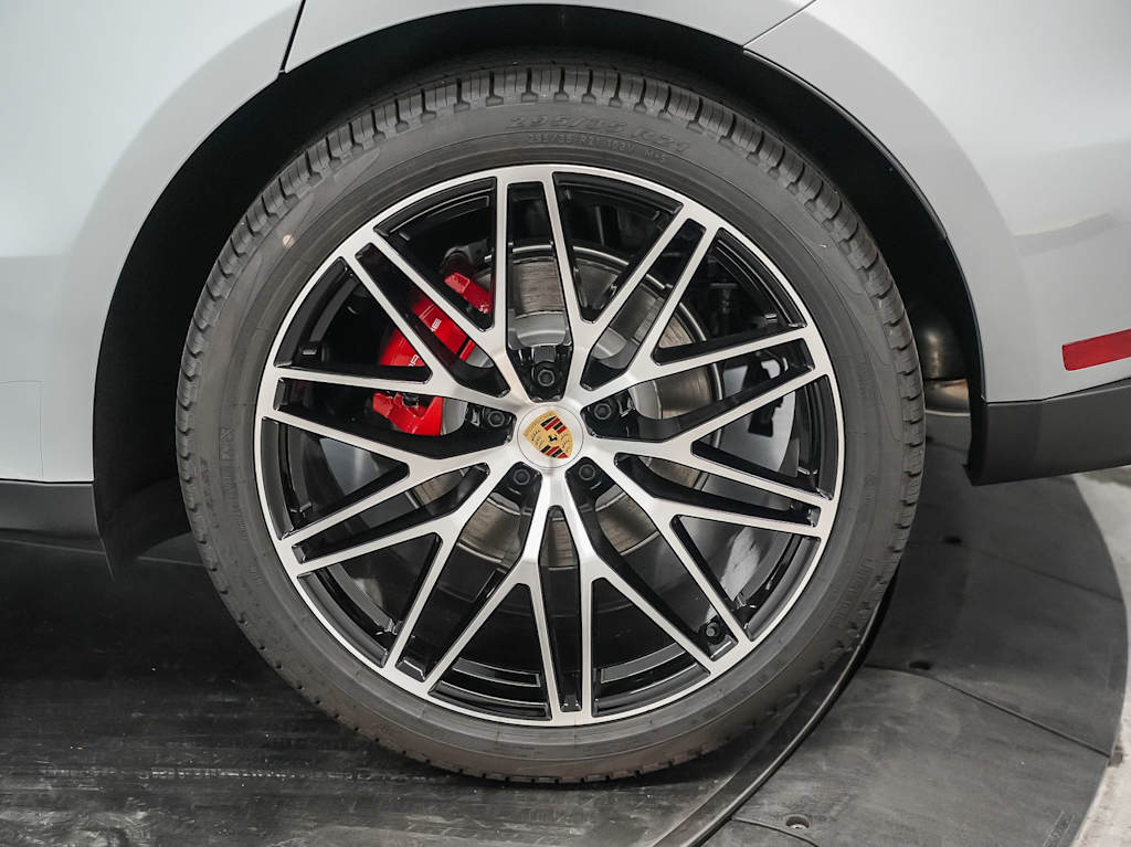 Thumbnail: 2026 Porsche Macan - 23