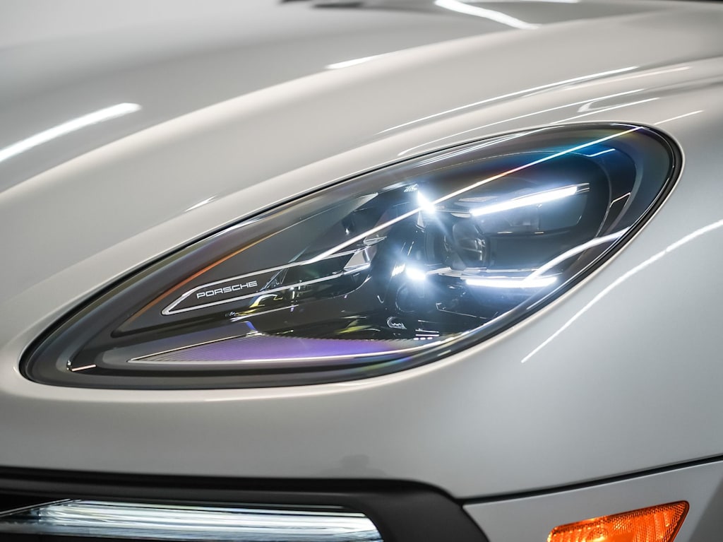 Thumbnail: 2026 Porsche Macan - 22