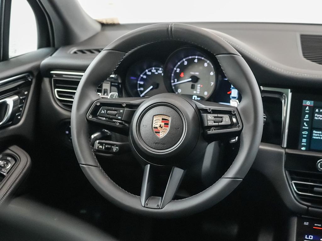 Thumbnail: 2026 Porsche Macan - 14