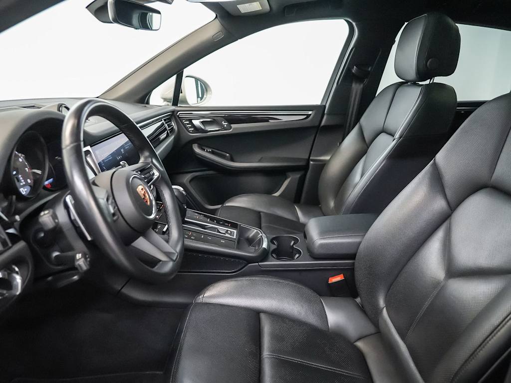 Thumbnail: 2024 Porsche Macan - 27
