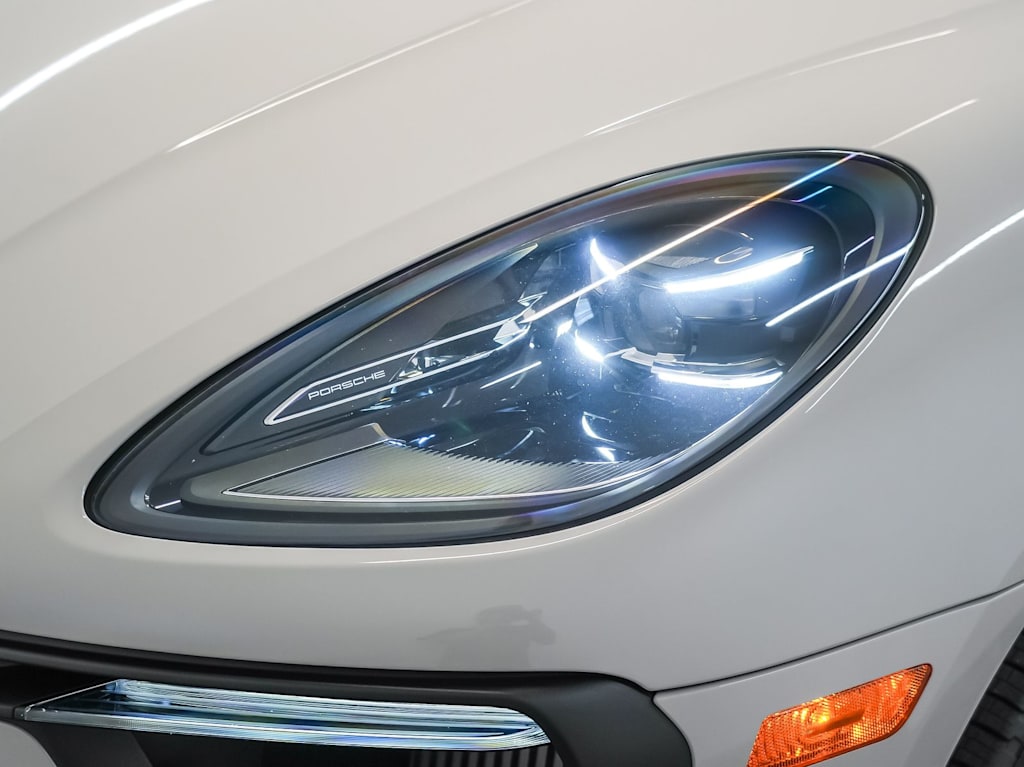 Thumbnail: 2024 Porsche Macan - 23