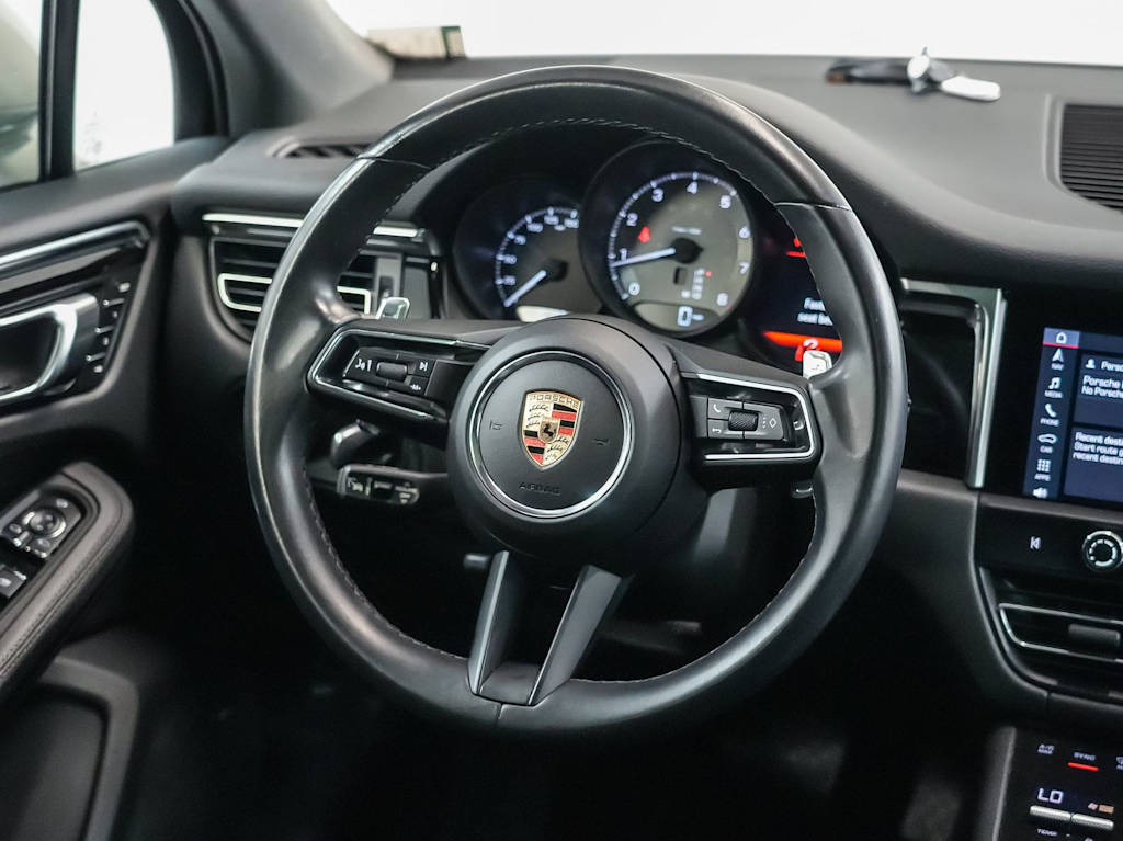 Thumbnail: 2024 Porsche Macan - 15