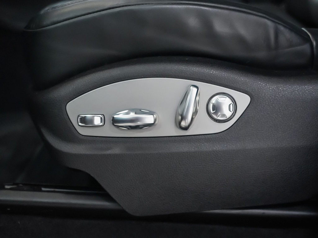 Thumbnail: 2024 Porsche Macan - 29