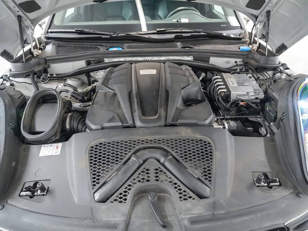 Thumbnail: 2024 Porsche Macan - 9