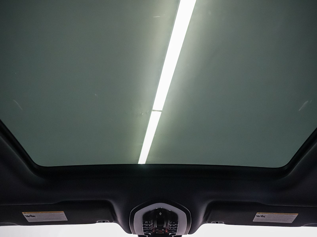 Thumbnail: 2024 Porsche Macan - 26