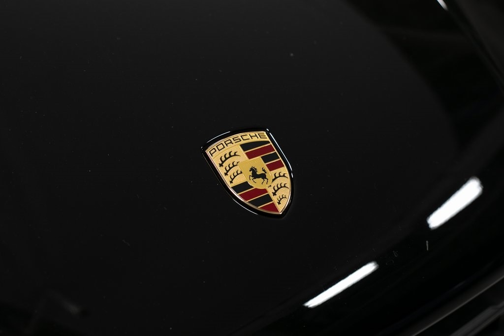 Thumbnail: 2025 Porsche Macan - 33