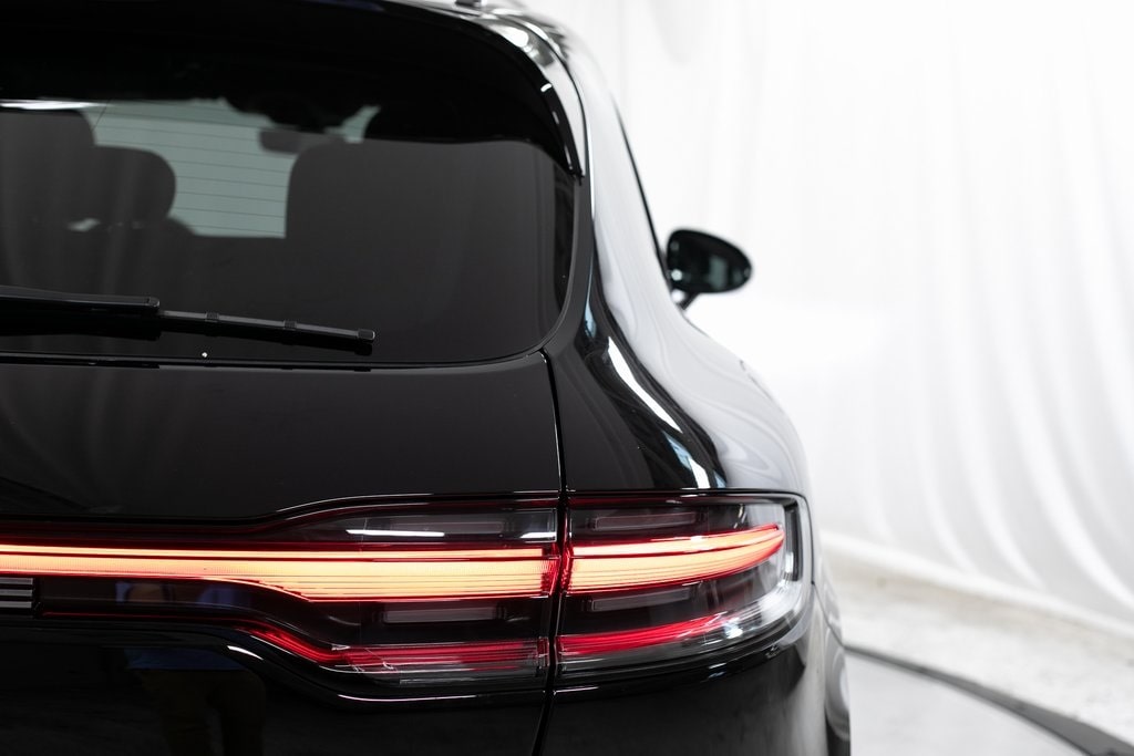 Thumbnail: 2025 Porsche Macan - 37