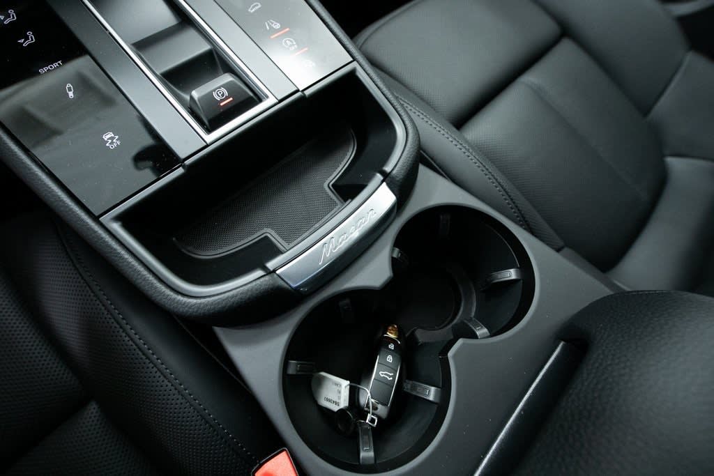 Thumbnail: 2025 Porsche Macan - 25