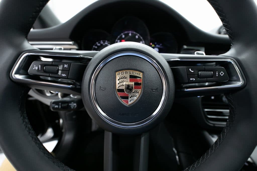 Thumbnail: 2025 Porsche Macan - 8