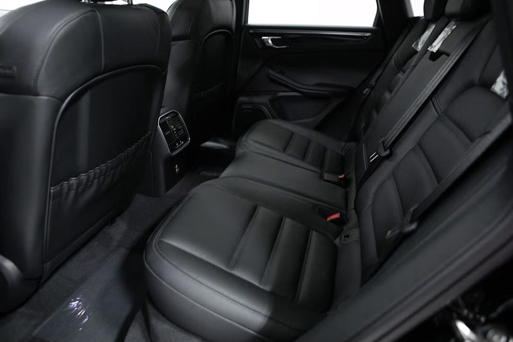 Thumbnail: 2026 Porsche Macan - 36