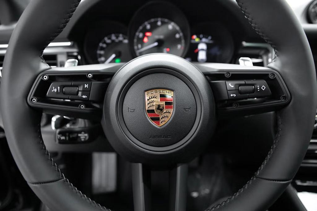 Thumbnail: 2026 Porsche Macan - 19