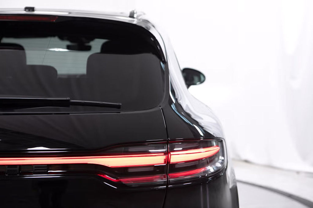 Thumbnail: 2026 Porsche Macan - 25