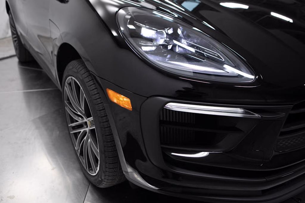 Thumbnail: 2026 Porsche Macan - 6