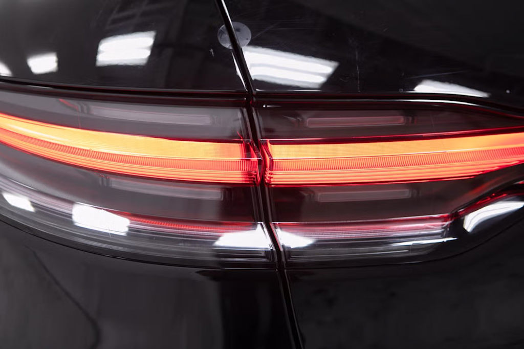 Thumbnail: 2026 Porsche Macan - 23