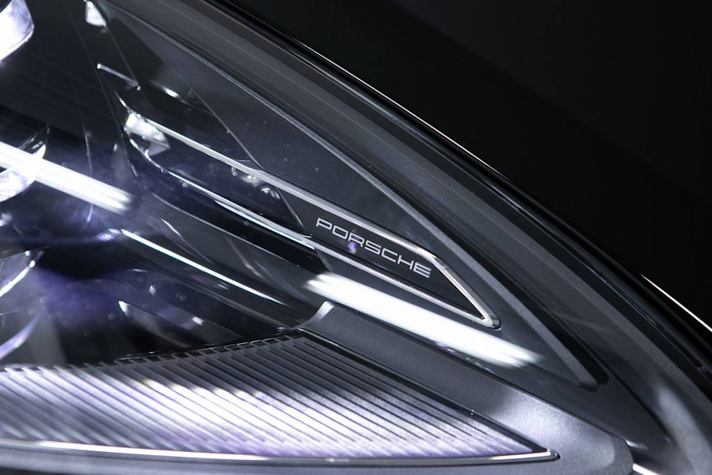 Thumbnail: 2026 Porsche Macan - 33