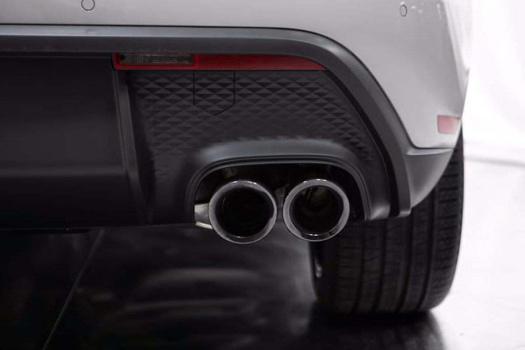 Thumbnail: 2026 Porsche Macan - 23