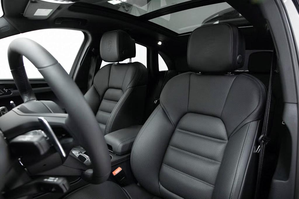 Thumbnail: 2025 Porsche Macan - 9