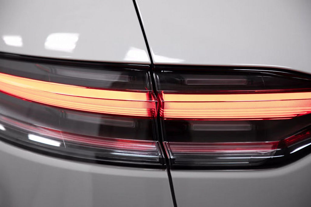 Thumbnail: 2025 Porsche Macan - 35