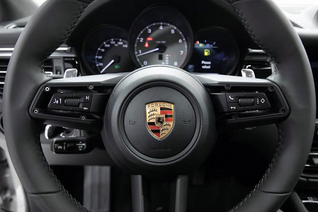 Thumbnail: 2025 Porsche Macan - 19