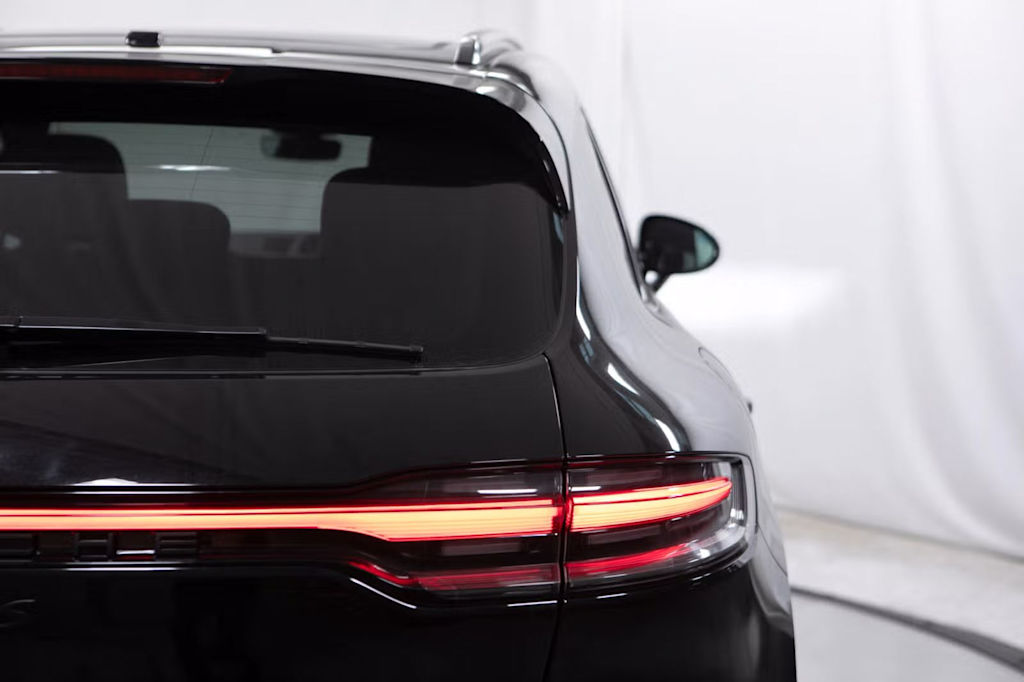 Thumbnail: 2026 Porsche Macan - 25