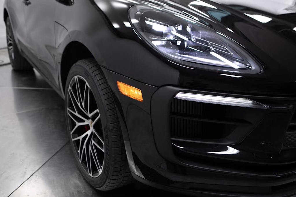 Thumbnail: 2026 Porsche Macan - 5