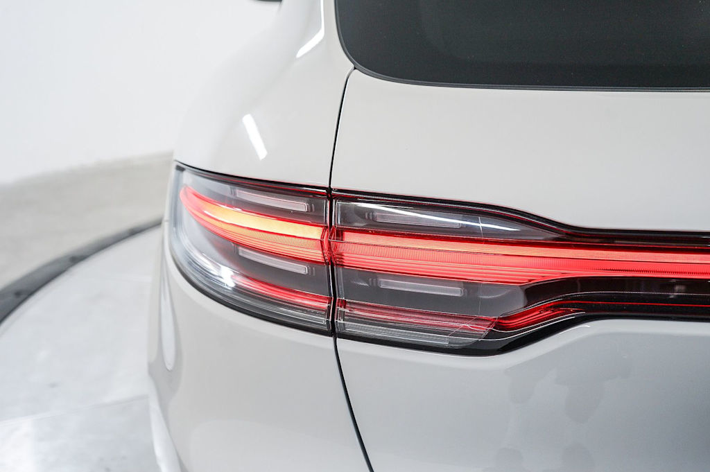 Thumbnail: 2026 Porsche Macan - 22