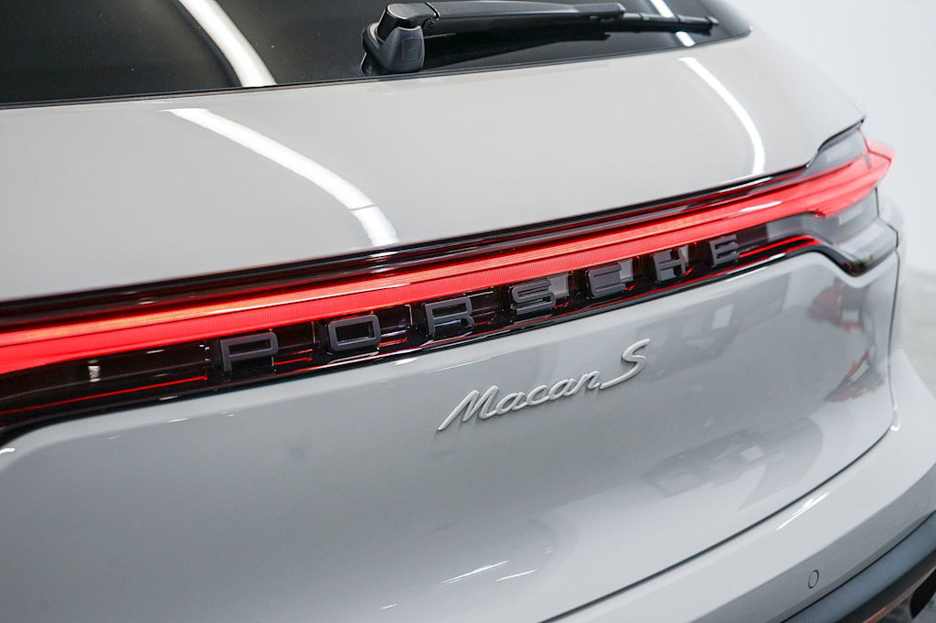 Thumbnail: 2026 Porsche Macan - 7