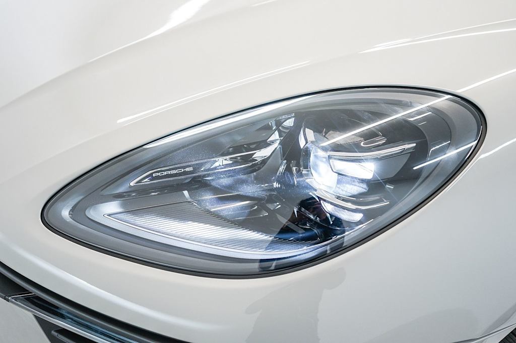 Thumbnail: 2026 Porsche Macan - 24