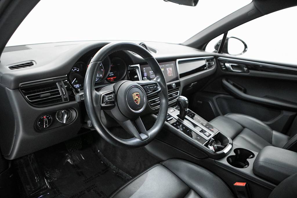Thumbnail: 2024 Porsche Macan - 2