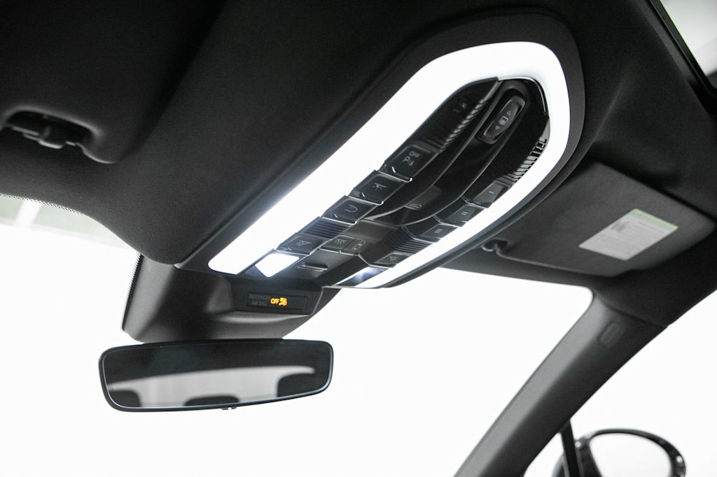 Thumbnail: 2024 Porsche Macan - 35