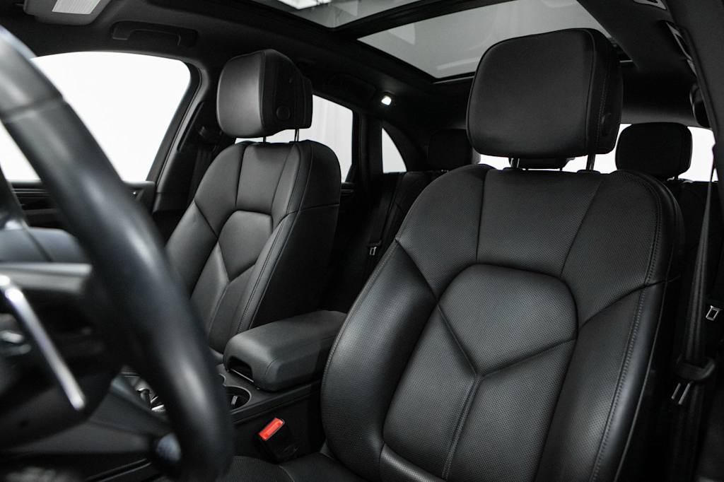 Thumbnail: 2024 Porsche Macan - 7