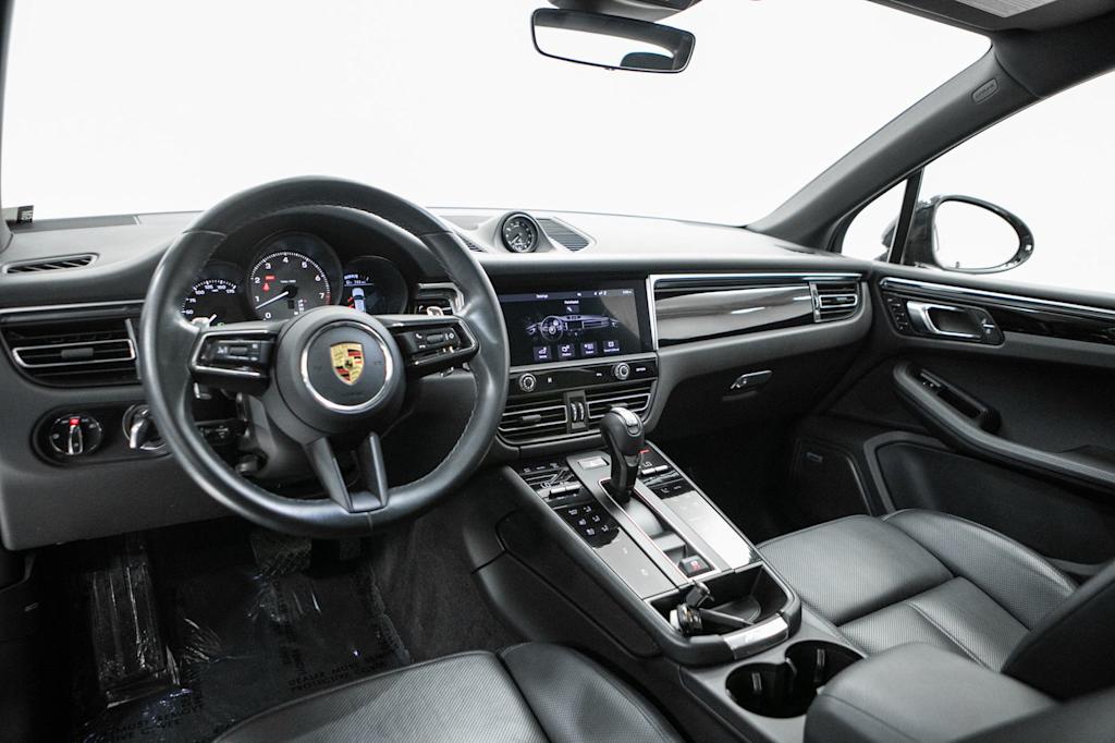 Thumbnail: 2024 Porsche Macan - 6