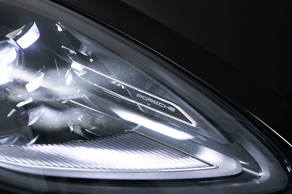 Thumbnail: 2024 Porsche Macan - 21