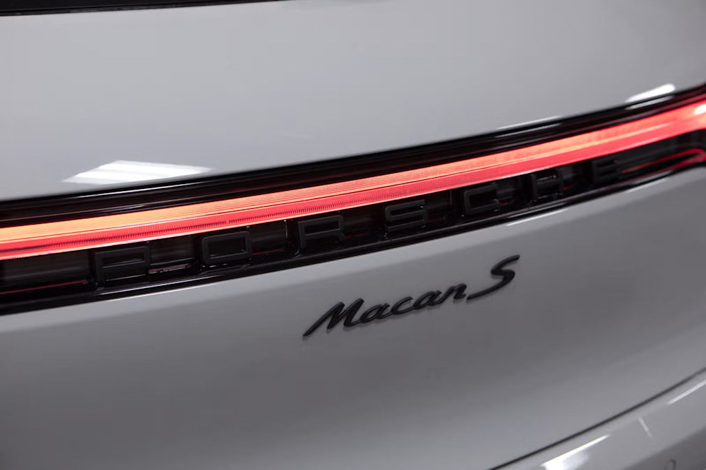 Thumbnail: 2026 Porsche Macan - 22